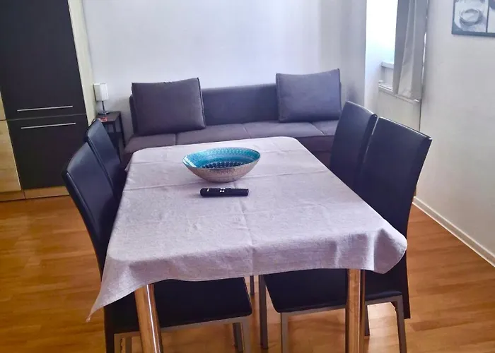 Apartman Urban Nest - Fast Wi-fi - Sleeps 4 - Free Coffee&tea *